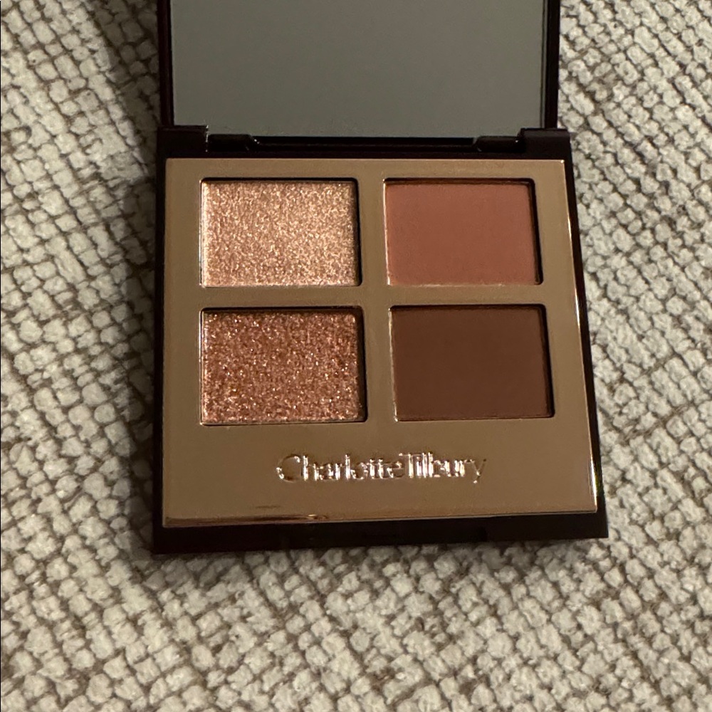 Charlotte Tilbury Pillow Talk Dreams Luxury Eye Shadow Palette - Picture 3 of 3